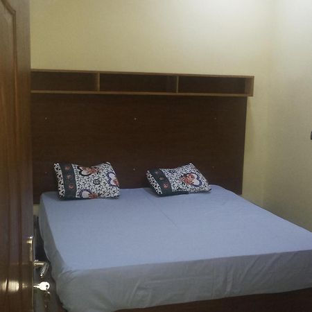 Residence Lynda Prestige 와가두구 객실 사진